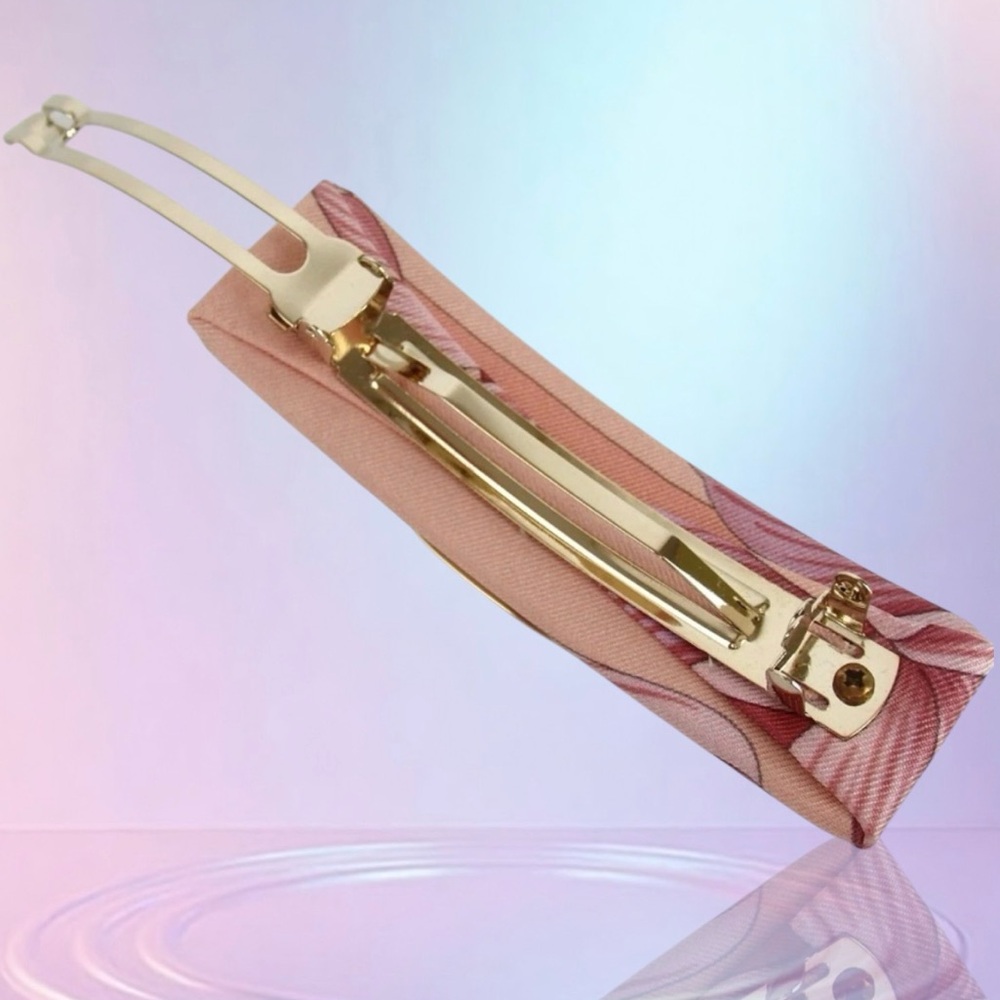 Salvatore Ferragamo Vara Ribbon Hair Clip 😍 - Picture 6 of 9